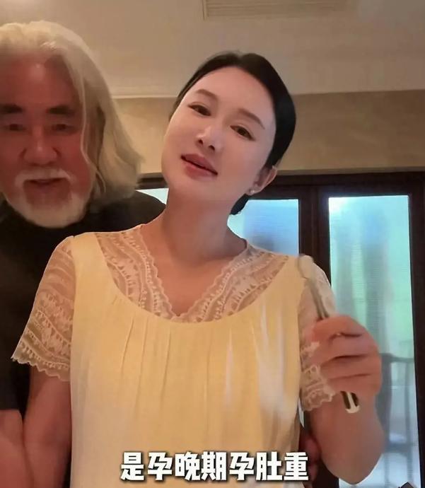 打破年龄偏见,这对“爷孙恋”夫妻用爱证明了幸福的真谛!