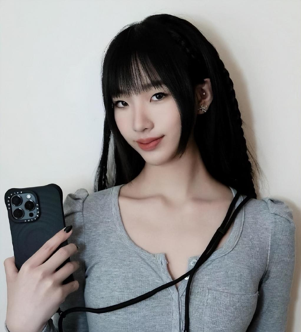 一环扣一环,小S并不认输,派出高学历的大女儿再在内地试水!