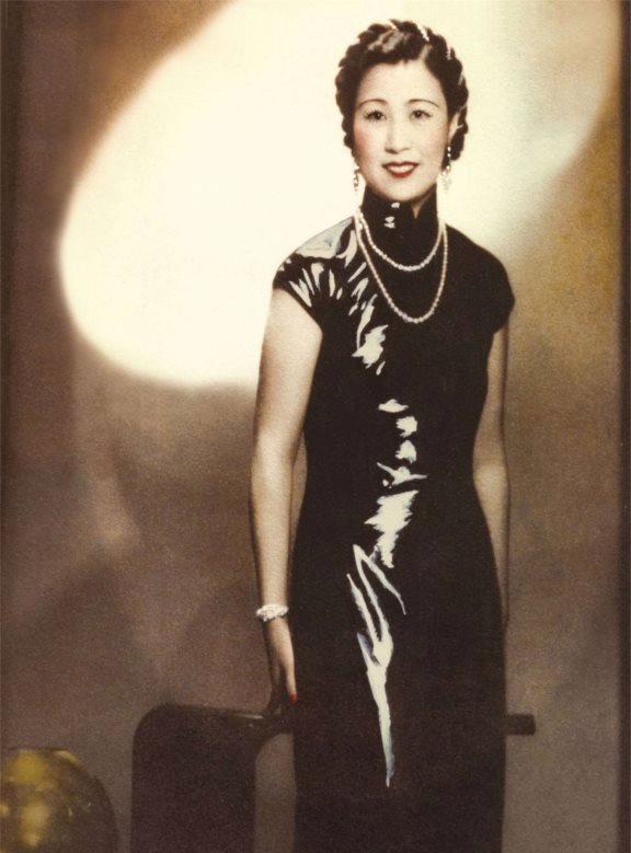 复旦校花：112岁仍坚持化妆，爱吃肥肉甜食，晚年透露长寿秘诀