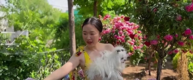 赵本山女儿晒新家，8室5厅7卫上千平，比酒店还豪华