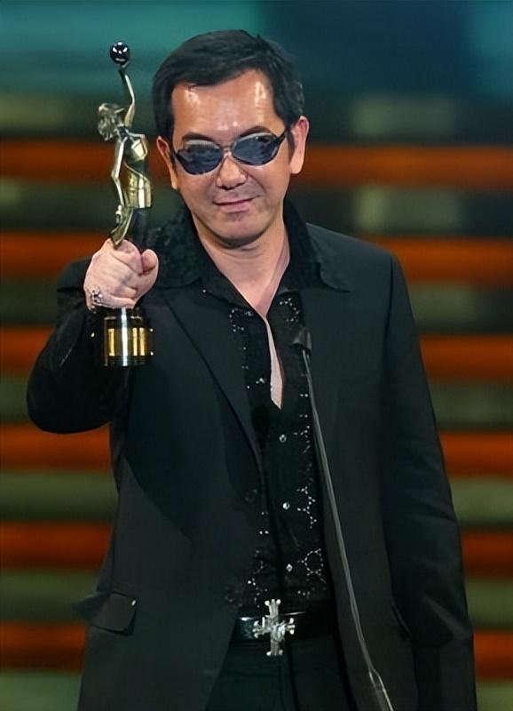 被央视痛批的港独艺人黄秋生劣迹重重,现在出来卖惨圈钱?