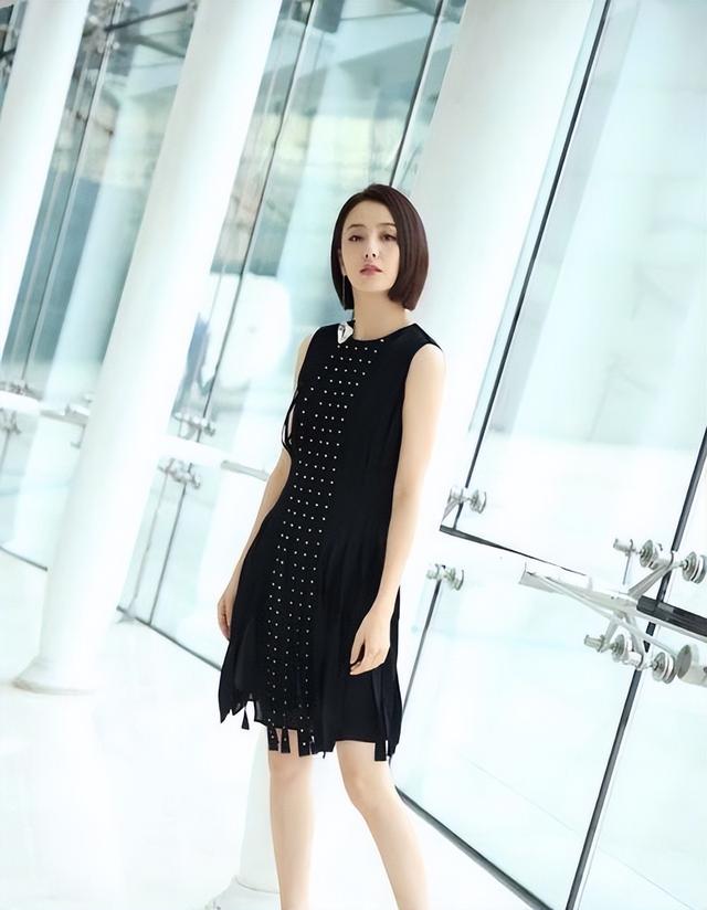 佟丽娅状态:41岁皮肤穿短裙像刚毕业大学生,陈思诚离开她可亏