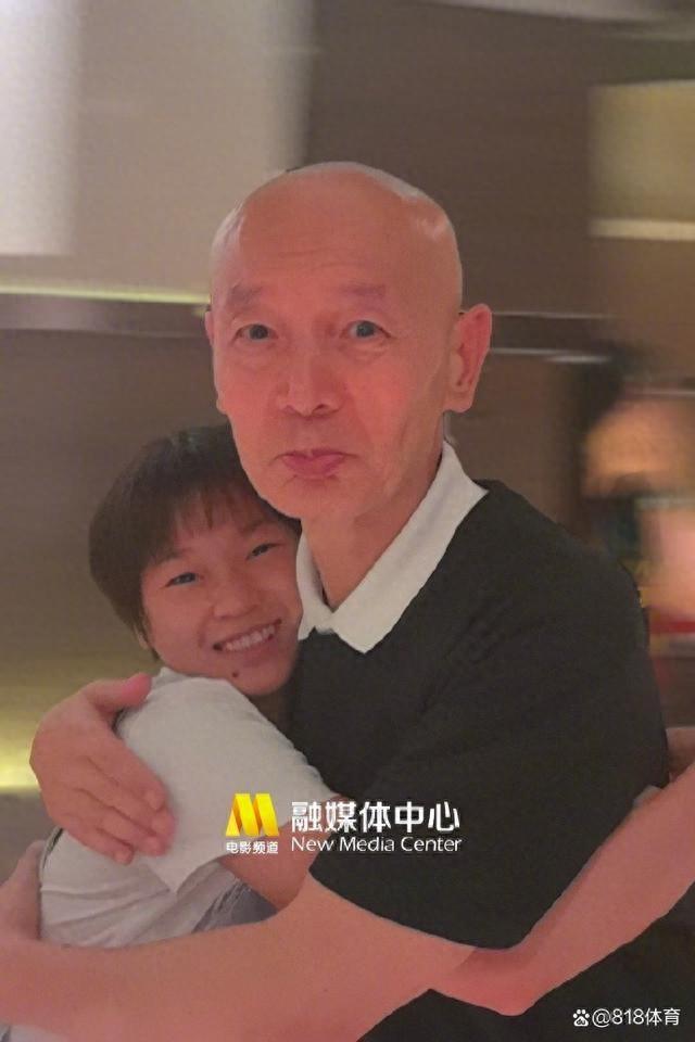 人生赢家!全红婵和葛优一起葛优躺,葛优直言:她要多学习知识