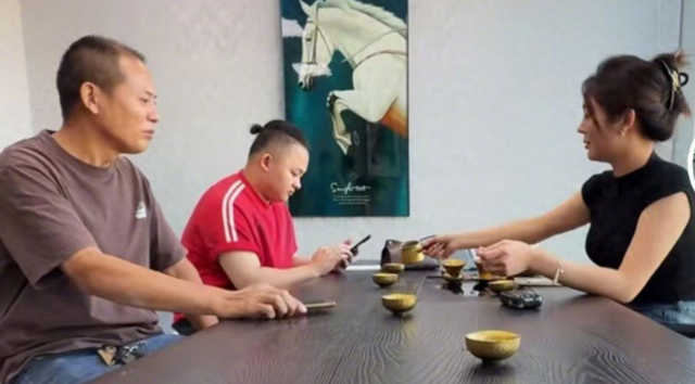 劳斯莱斯女车主丈夫坦言拒赔原因