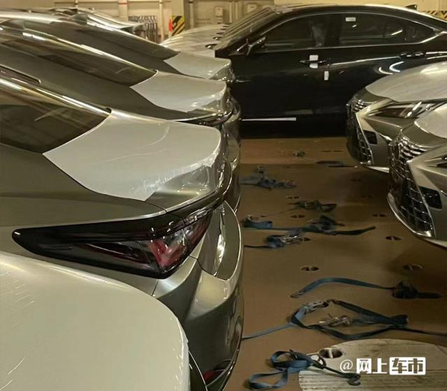 雷克萨斯销售：2025款ES三天后上市！工厂照曝光，造型接受吗