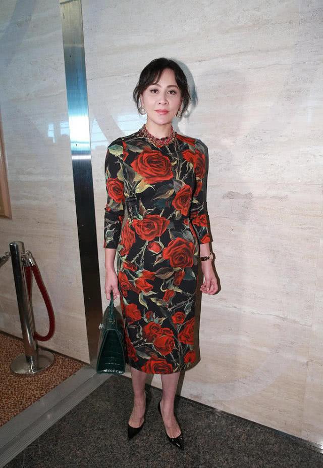 刘嘉玲彻底崩溃!当年被绑架照片全泄露,结婚17年无子真相大白