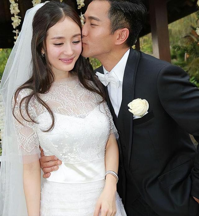 “人间清醒”杨幂：一年拍11部戏，化身新人“奶妈”，今身家上亿