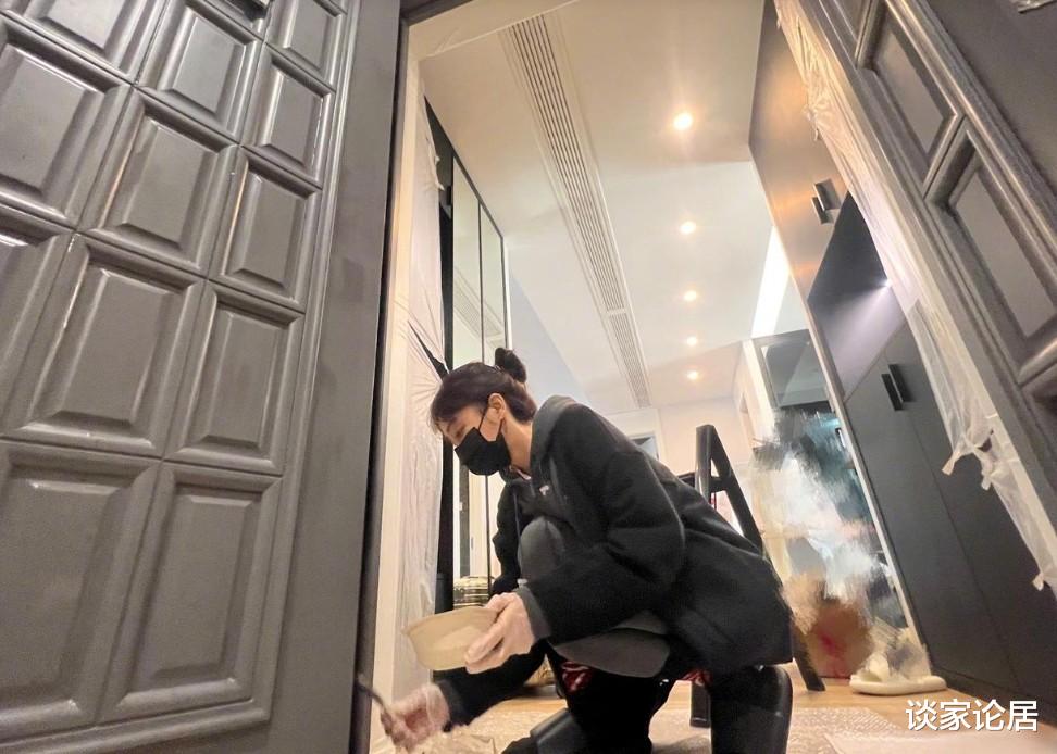 秦岚的豪宅火了,全屋温馨治愈,没有一丝俗气,幸福的模样藏不住!