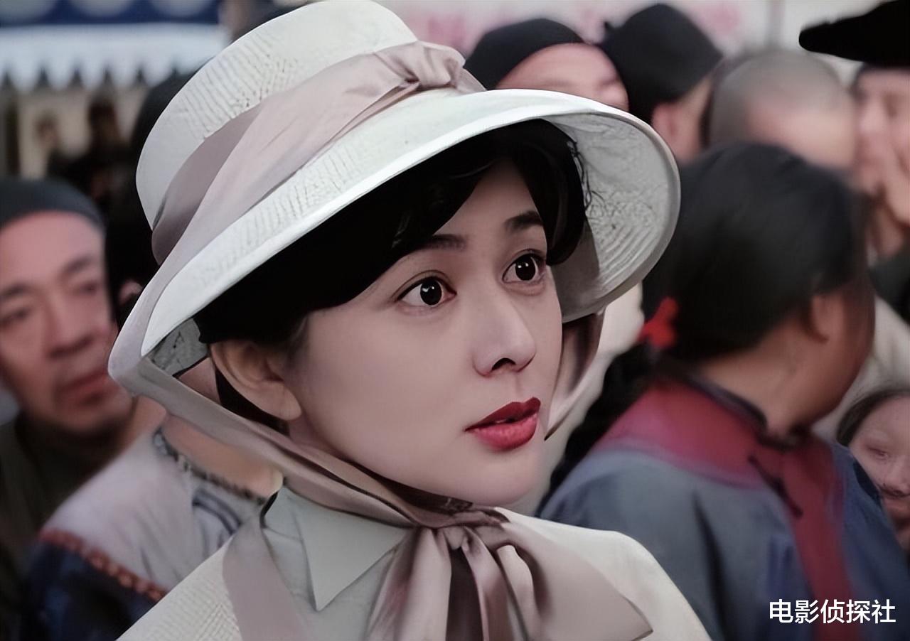 62岁关之琳现身刘德华演唱会,模样气质大变,网友直呼不敢认