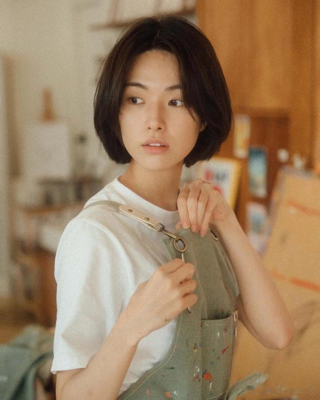 中分波波头发型，低层次更有质感，你喜欢吗