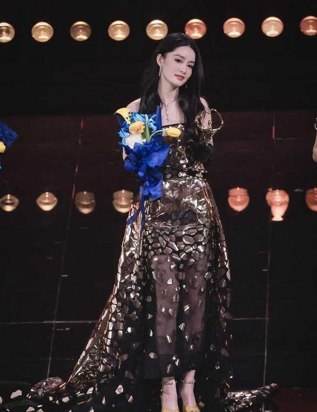 北京这一夜，明星个个都在拆台！打哈欠换座位，发言阴阳怪气