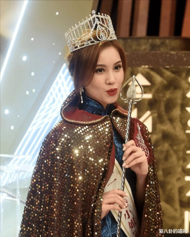 2024年港姐比赛现尴尬一幕:五大港姐齐退赛,TVB真是没落了