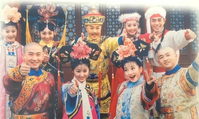 消失多年的赵薇终于露面，容颜尽失口碑暴跌的她，应验了琼瑶的话