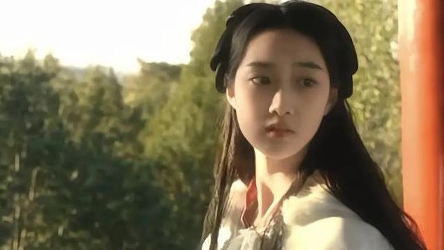 马龙身旁的女生火了！是清华校花，上过新闻联播，比章泽天还漂亮