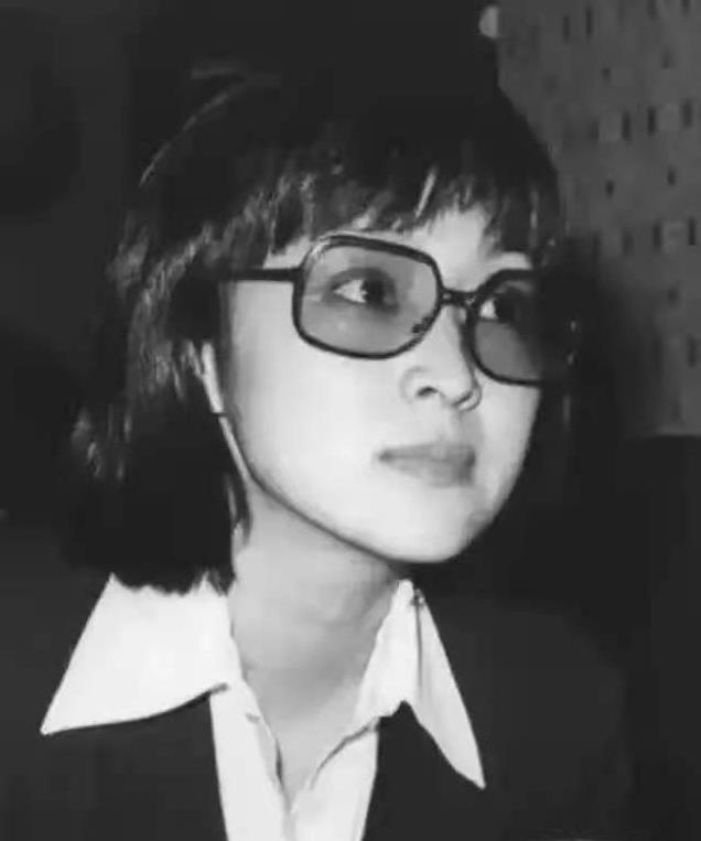 86岁琼瑶轻生离世,疑因太思念丈夫,63岁儿子曝离世前细节