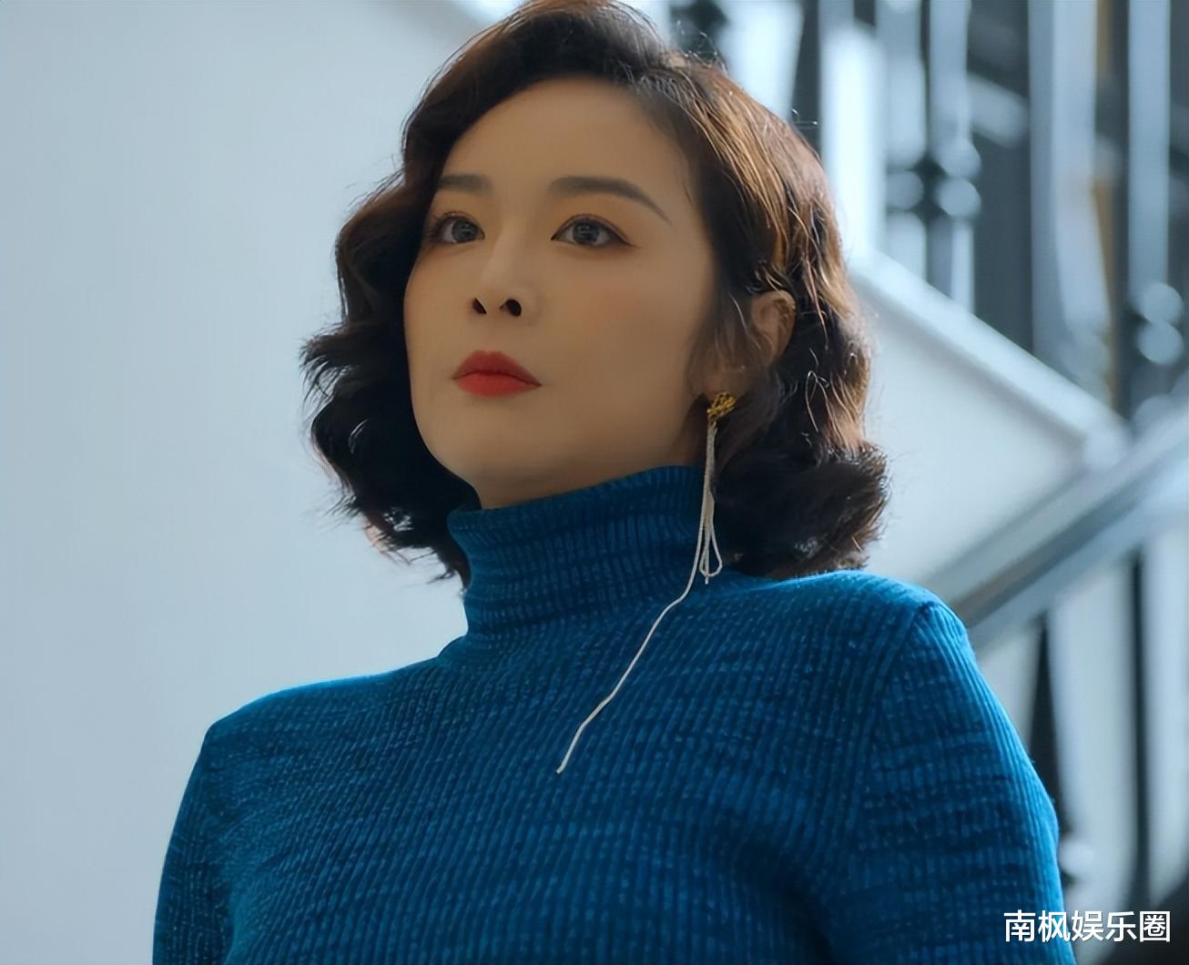 《边水往事》荣姐告诉我们,最高级的性感是气质,穿得少只能去金翠歌厅