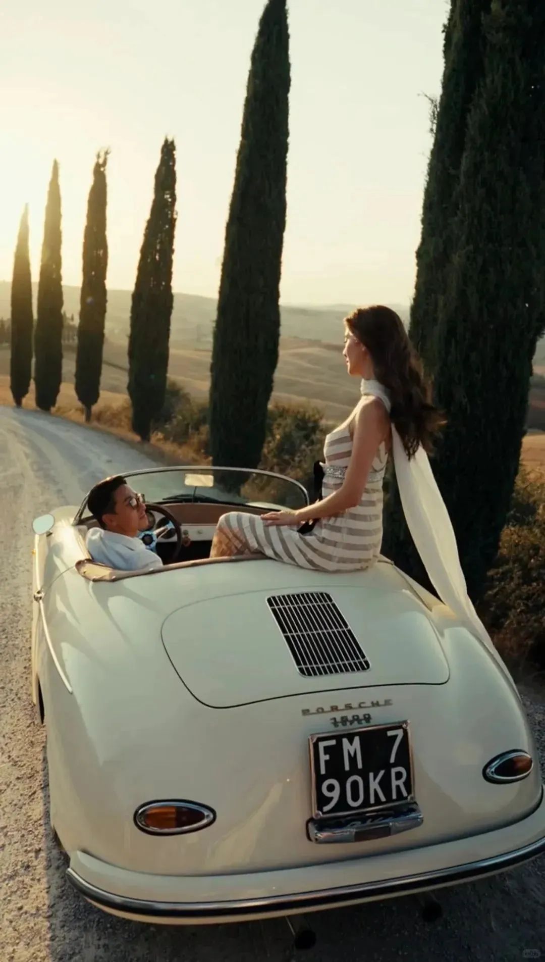 官宣结婚！她真的是天生豪门命吗？