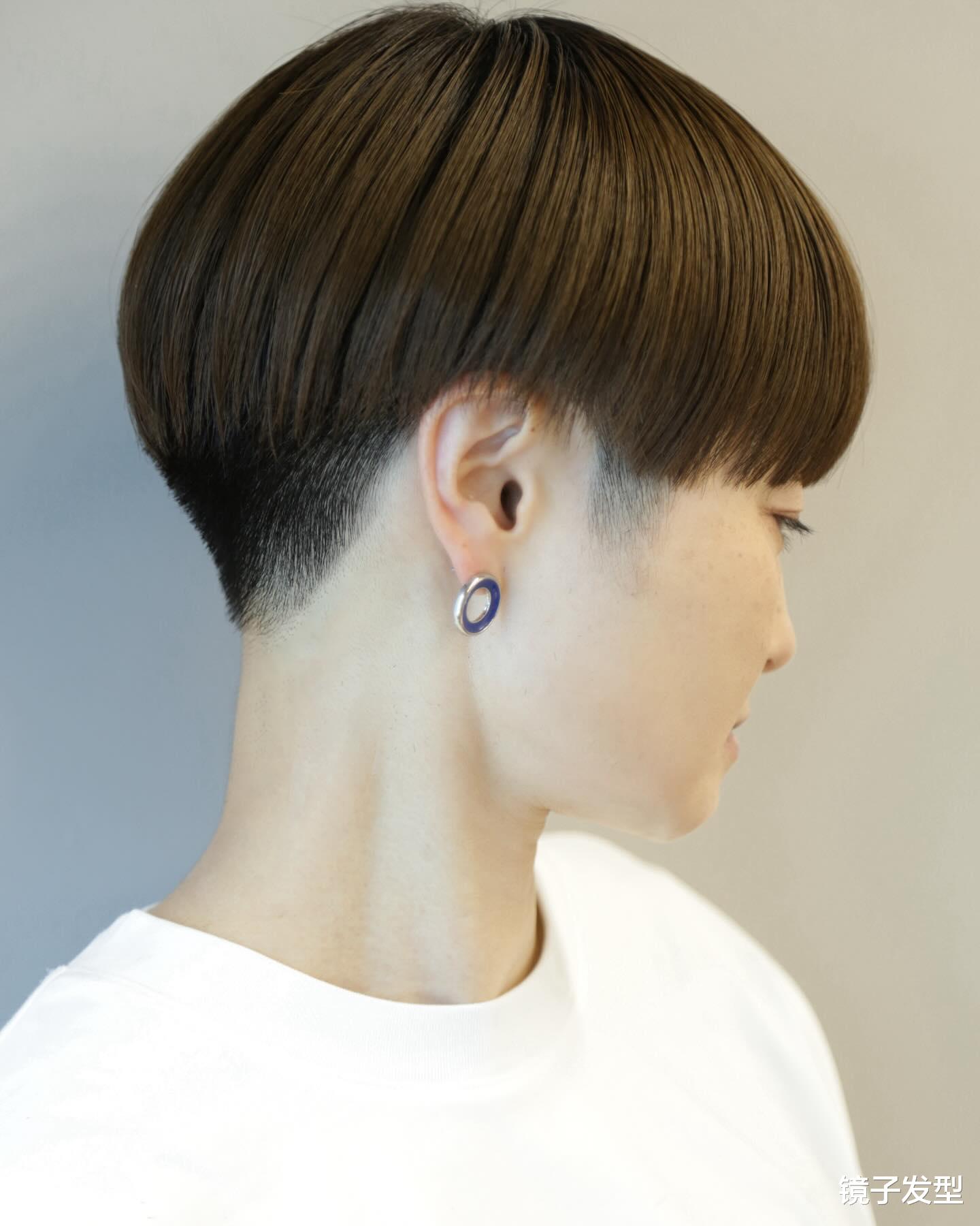 女士推边短发：利落显年轻，时尚新潮流
