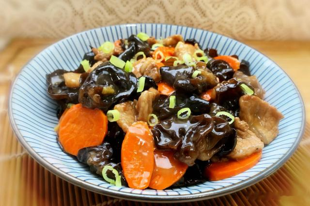 中老年人多吃6种“补铁菜”,气血足精力更旺盛