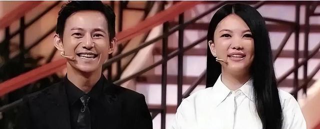 何炅突然官宣,全网炸了:25年了,我们公开吧!