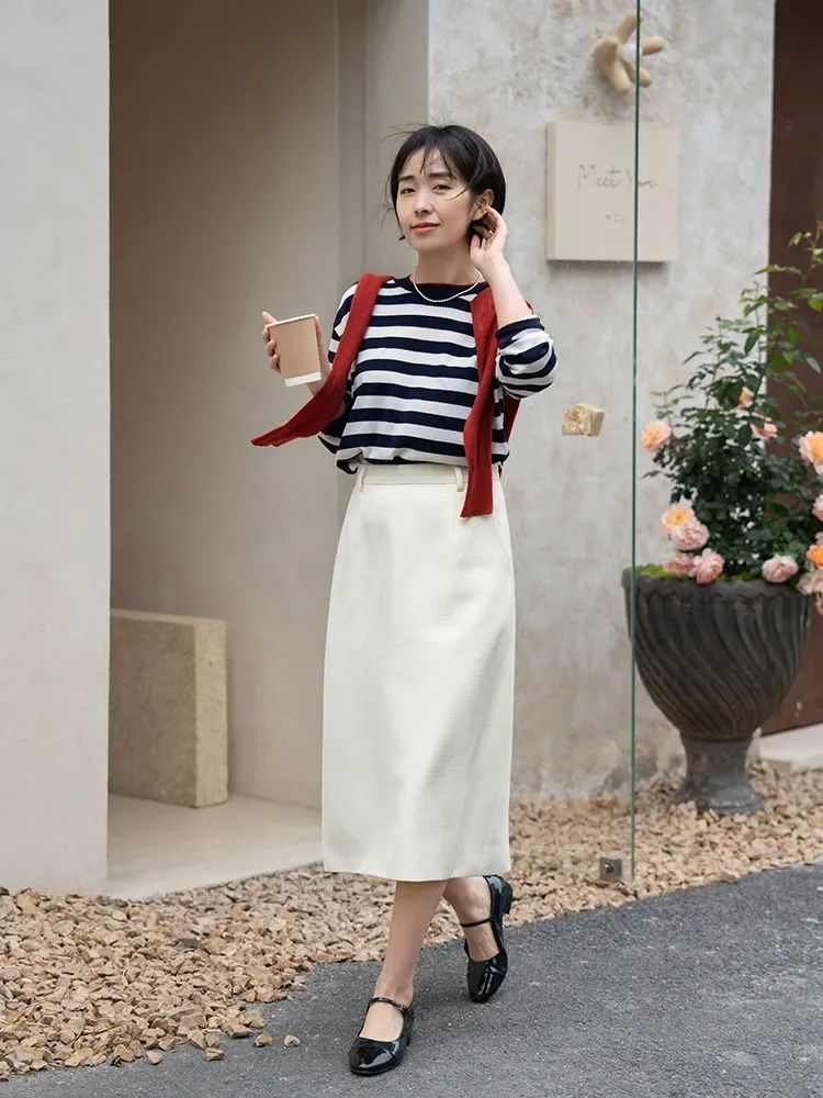 这是我见过最会穿的“短发博主”,时髦又干练