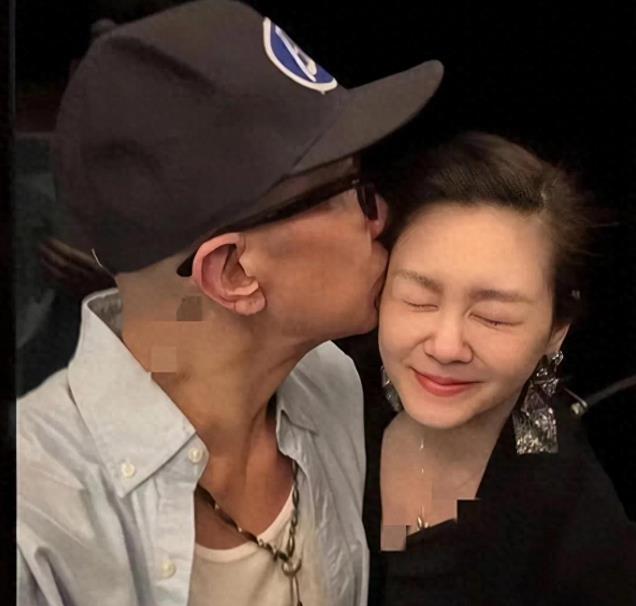 离婚3年,始终走不出“汪太太”身份的大S,这次又来全网演小丑了