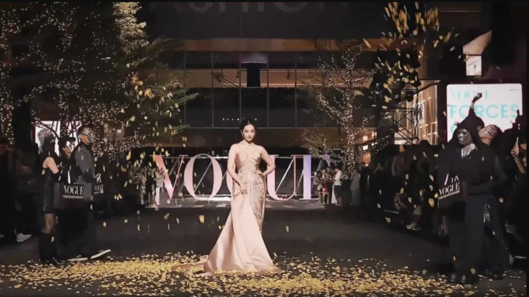 VOGUE盛典：倪妮大气，杨幂酷，刘诗诗高冷，都输给了刘亦菲压轴的排面
