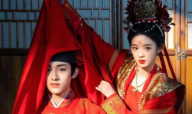 没赵丽颖的《楚乔传2》居然能火，主演全员上桌，张萌事业运真好