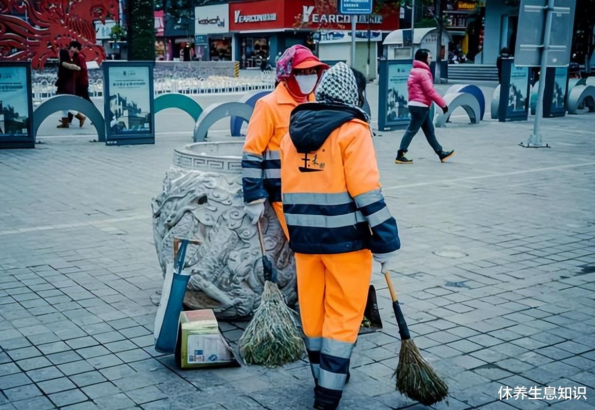 假如环卫工每月6000，公务员降薪到3000多会更公平合理吗？