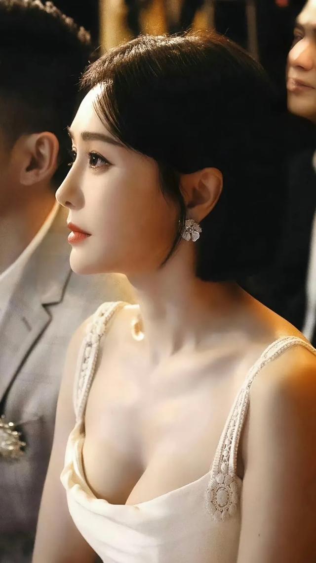 明星壁纸｜秦岚