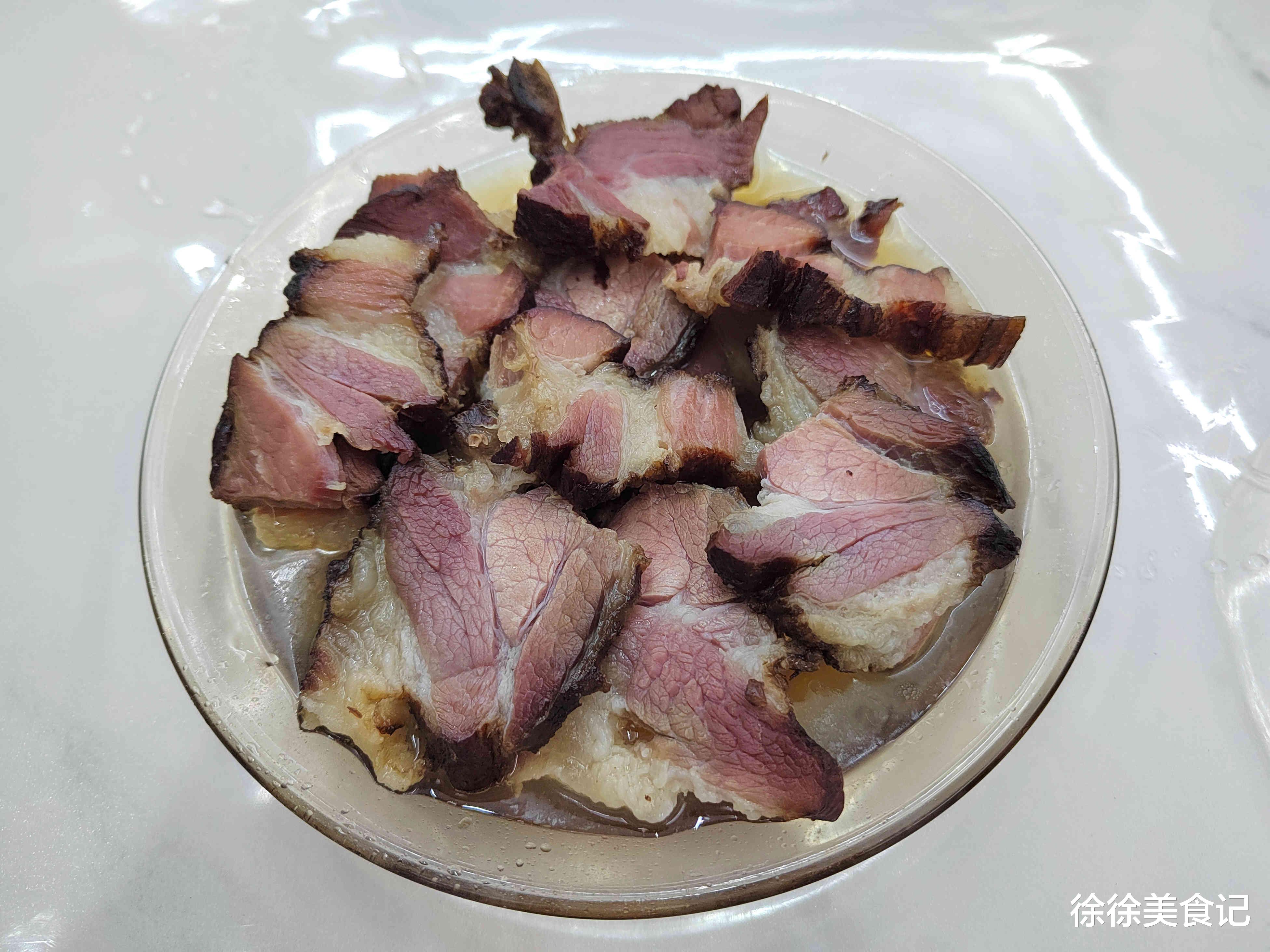 同事來串門，媳婦做了6道菜，卻被吐槽上不了臺面，網(wǎng)友：不識貨