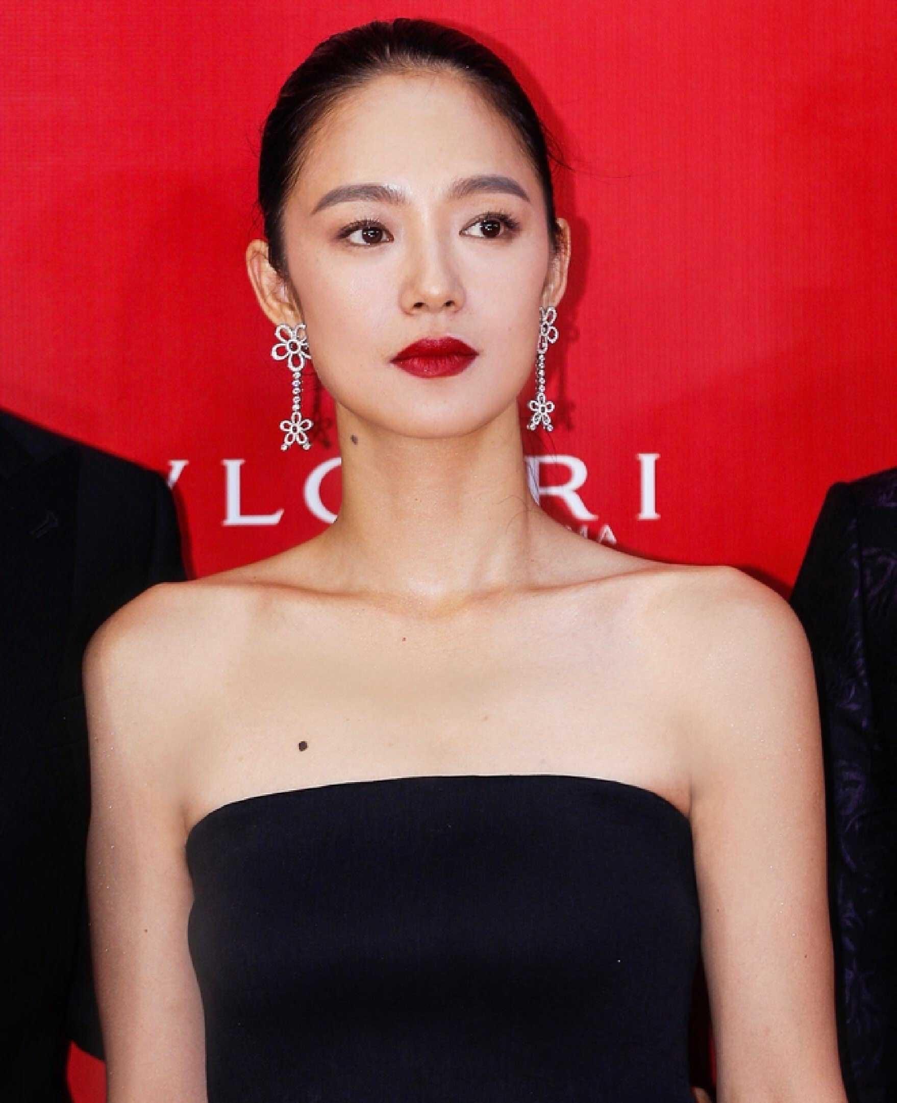 不建议中年女人留这3种发型，以为很洋气，实际上显老又显脸大