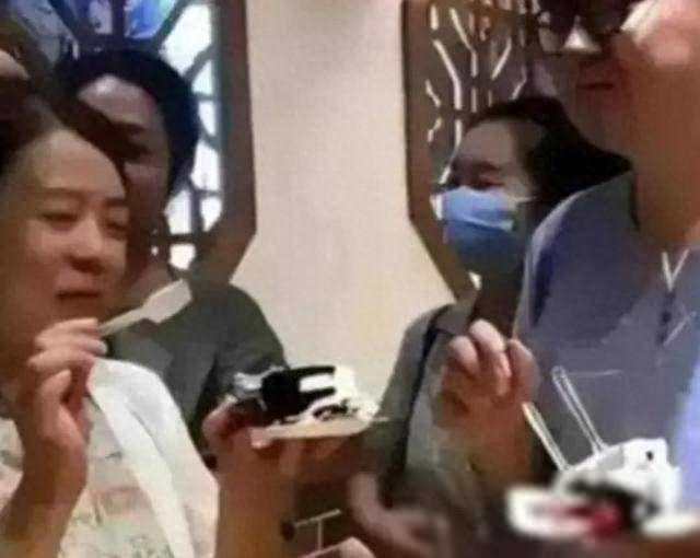 风波后田静开始霸气反击,周末假期透露工作作息,郭威也未辞职?