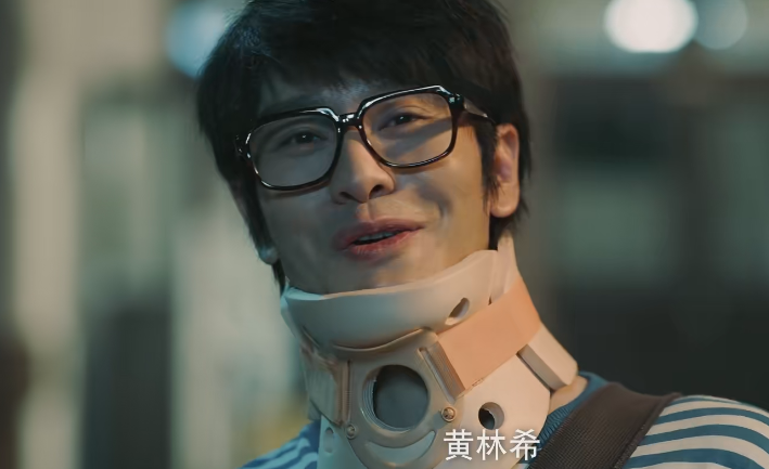 47岁演“校草”,肥膘、油腻满脸褶子遮不住,是谁的审美出问题了?