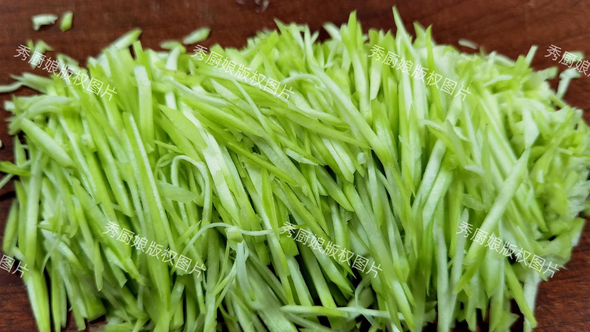 秋天吃一瓜，活到九十八，清心热、润心肺，养肝明目，现在正当季