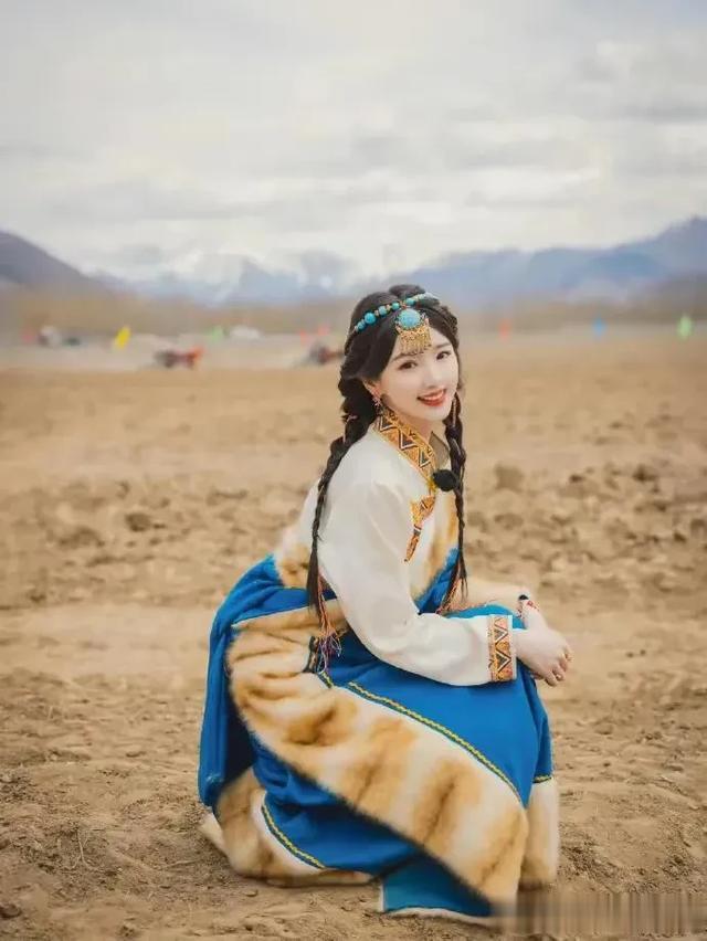 甜美的外表，藏着让人惊叹的火辣身材