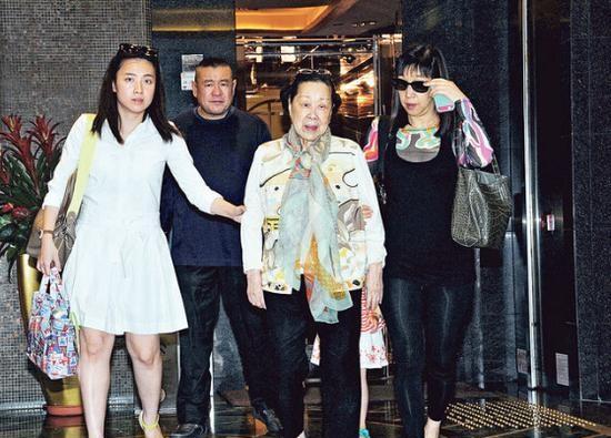 700亿被洗劫一空,刘銮雄失去对家族控制,甘比真实面目彻底暴露