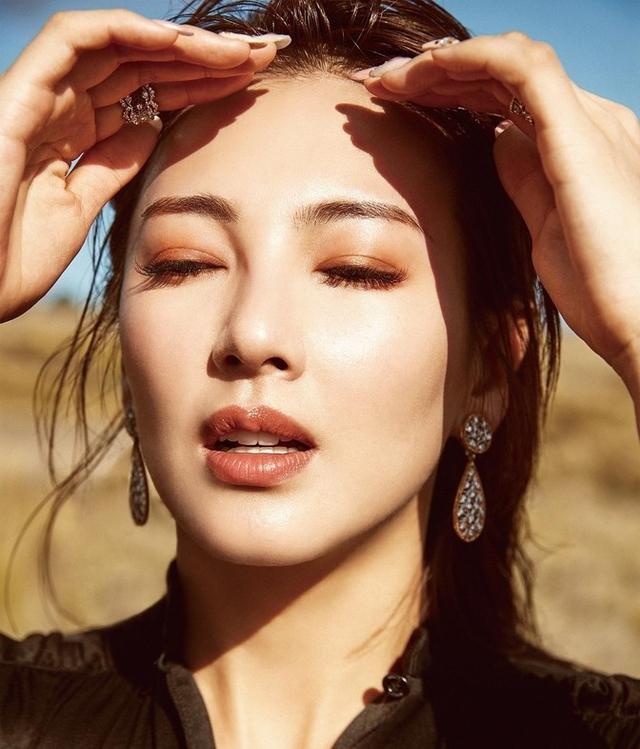 一觉醒来3大瓜!劈腿傍富婆,越扒越有料,网友:幸好汪峰逃得快