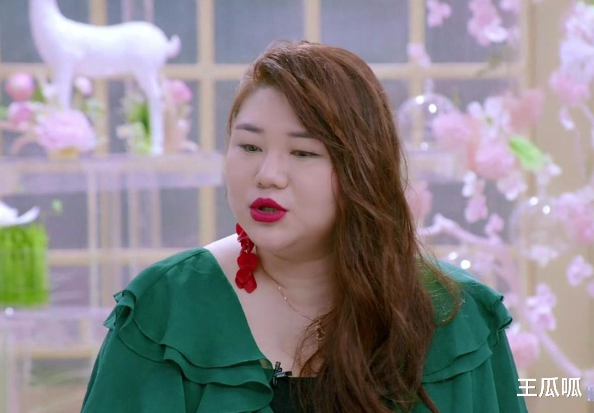 万万没想到！杨天真竟因“身材”登上热搜，浑身肥肉却极度自信