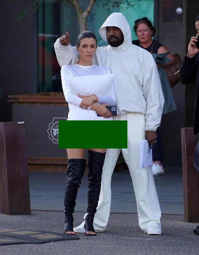 侃爷新老婆再破尺度只贴布条出街?染粉发被喷不如卡戴珊