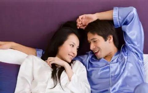 夫妻长期分居，男人用这3招解决，不仅舒服还有利于身体健康！