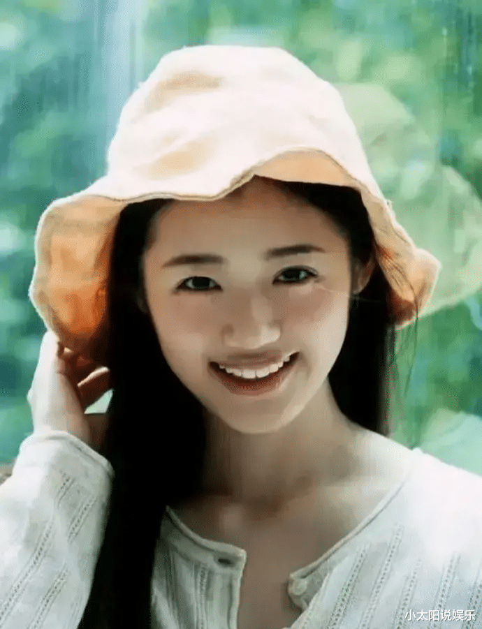 于正新签‘芭蕾版四不像’，网友：这是娱乐圈的脸替大挑战吗？