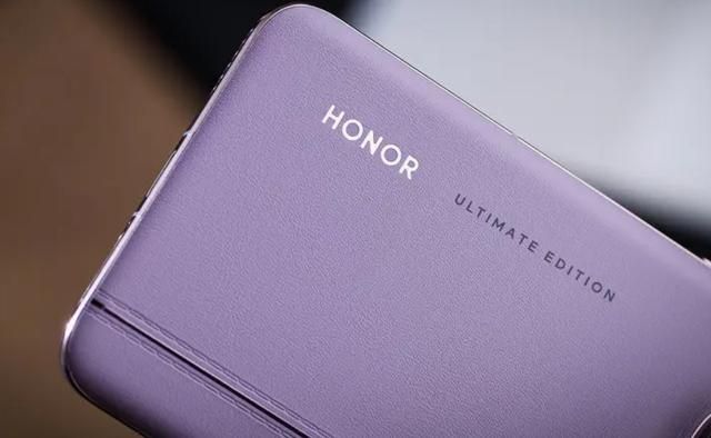 荣耀终于摊牌,16GB+1TB突降2136元,双卫星通信+IP68+素皮机身