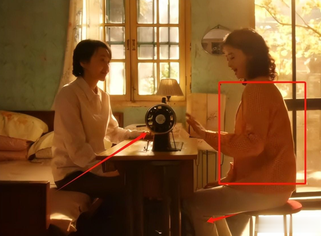 浓妆艳抹就不要演穷人了!让蒋欣和闫妮告诉你,什么叫“真穷人”