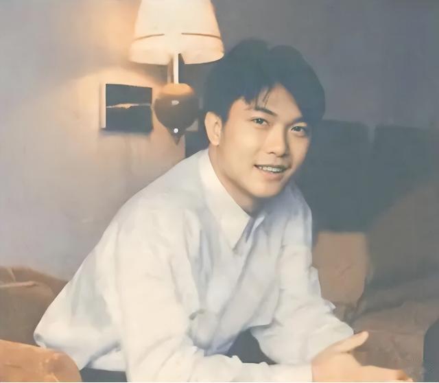 钱小豪:61岁功夫明星近况曝光,头发花白,暴瘦到脱相,判若两人