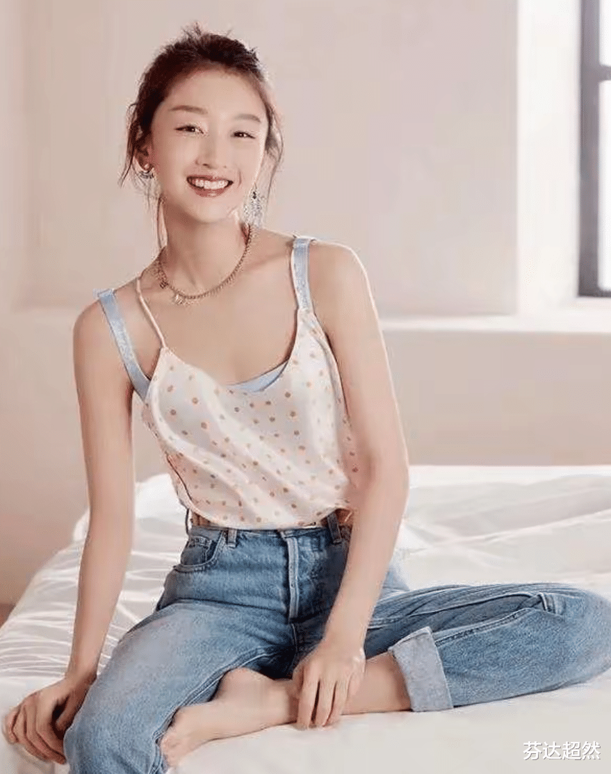 从清纯到争议:周冬雨私生活曝光后的公众形象重塑