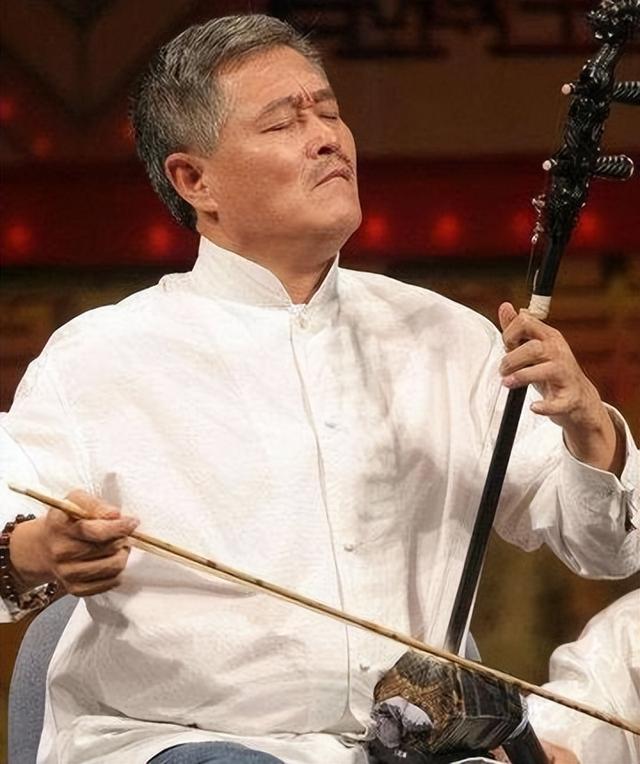 星二代赵一楠:让亲生父亲赵本山颜面尽失,却扬言:他不够了解我