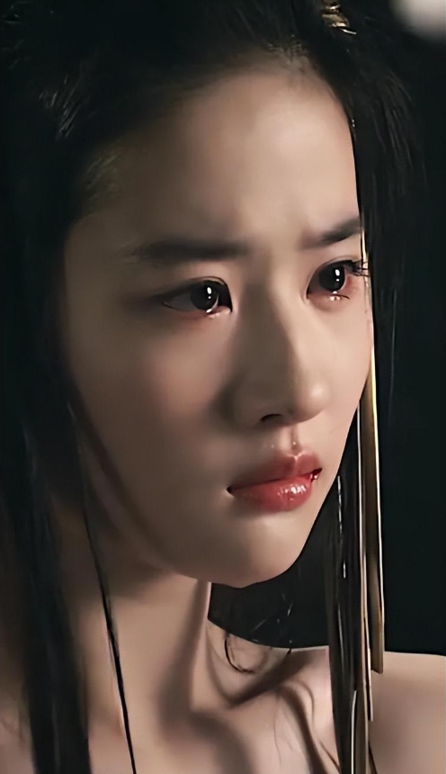 刘亦菲绝美瞬间曝光,身材引热议,镜头下更显魅力!