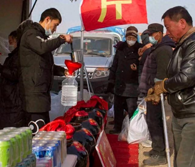 集市几块钱一斤的散装酒能喝吗,是纯粮酒吗?看看内行人怎么说的