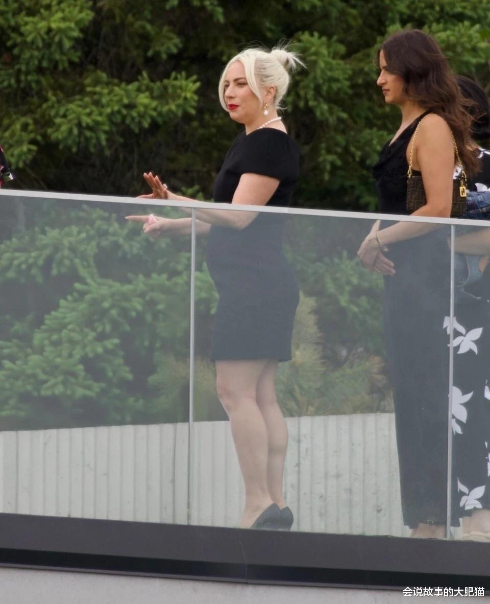 Lady Gaga因身材发福被猜测怀孕 霉霉怒斥评论女性身体是一种侵犯